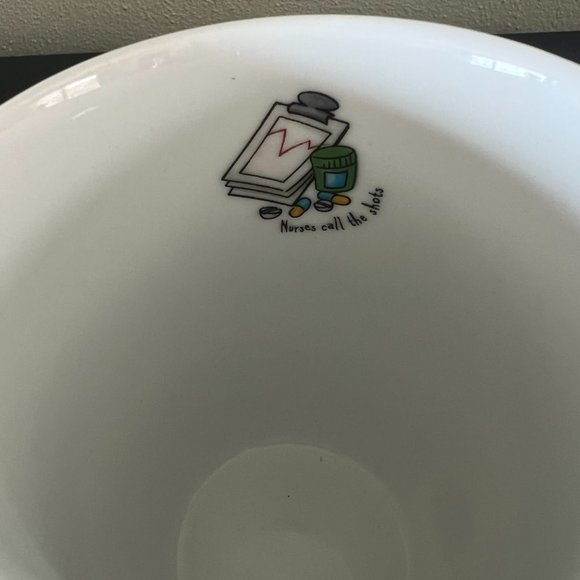 NURSES CALL THE SHOTS Novelty Porcelain Mug ~ History & Heraldry H & H - Picture 5 of 9
